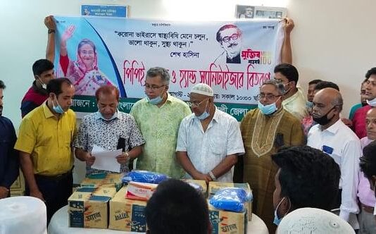 পটুয়াখালী জেলা আওয়ামী লীগের আয়োজনে করোনা ভাইরাস মোকাবিলায় বিভিন্ন ধর্মীয়, সামাজিক প্রতিষ্ঠান ও হাসপাতালে সাবান, পিপিই, হ্যান্ড সেনিটাইজার বিতরণ