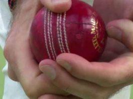 ক্রিকেটে বল ট্যাম্পারিং যাকে বলে